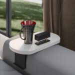 Βοηθητικό τραπεζάκι Linea pakoworld σε λευκή απόχρωση με μαύρα μεταλλικά πόδια 20x35x10εκ