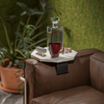 Βοηθητικό τραπεζάκι Linea pakoworld σε γκρι όψη μαρμάρου με μαύρα μεταλλικά πόδια Φ34x10εκ